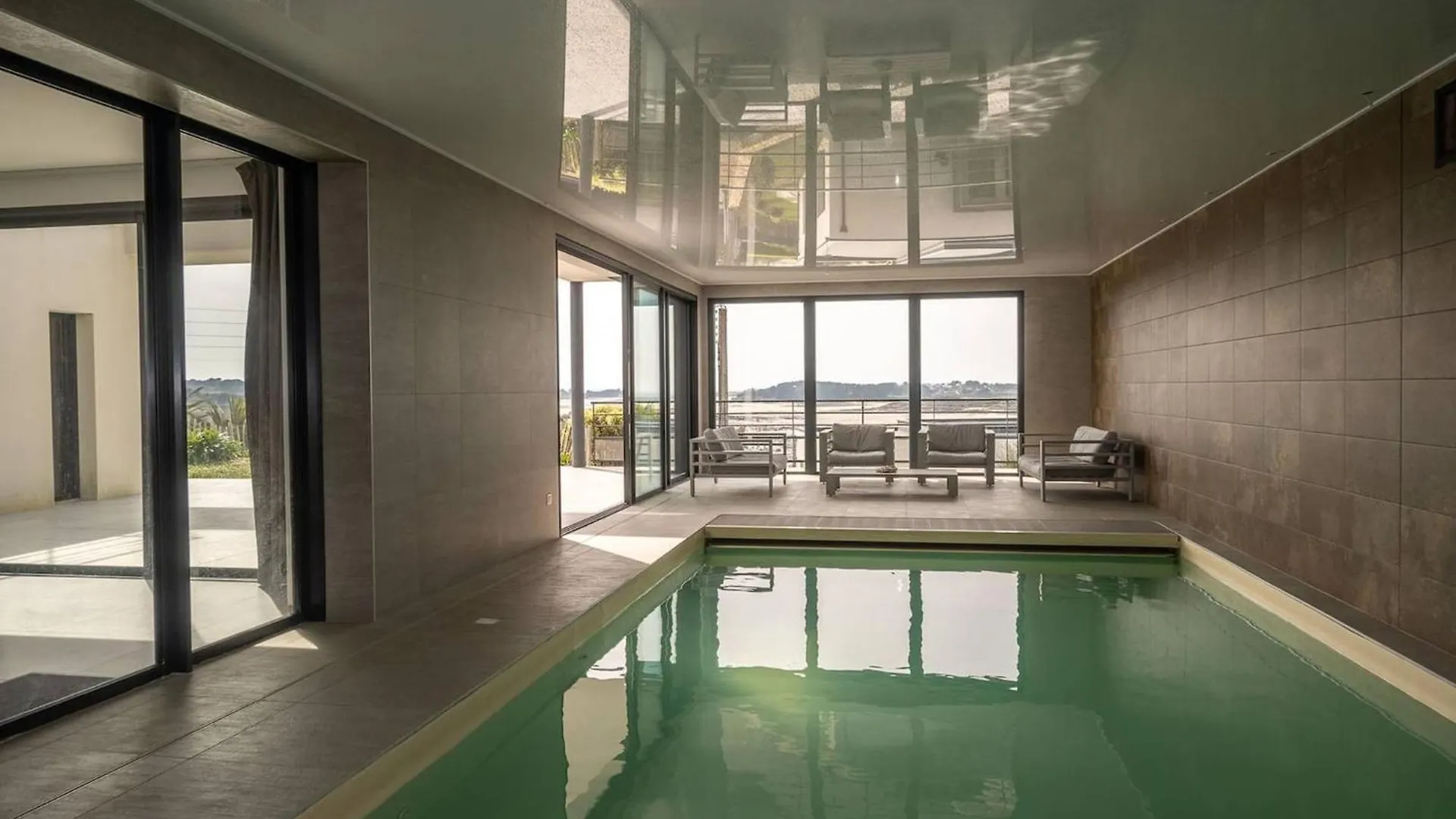 Agapanthes, Facing The Sea, Indoor Pool Βίλα Pleumeur-Bodou Γαλλία